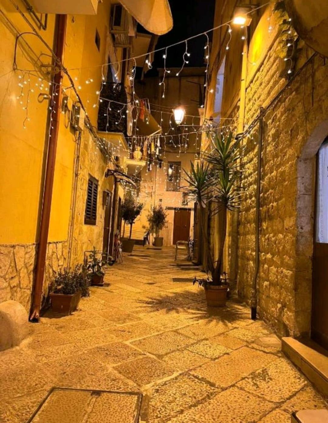 Palazzo In Corte - Nel Cuore Di Bari Exteriör bild